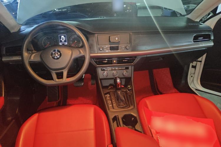 Used Volkswagen Lavida 2019 1.5L Automatic Fashion Edition China VI Center Console