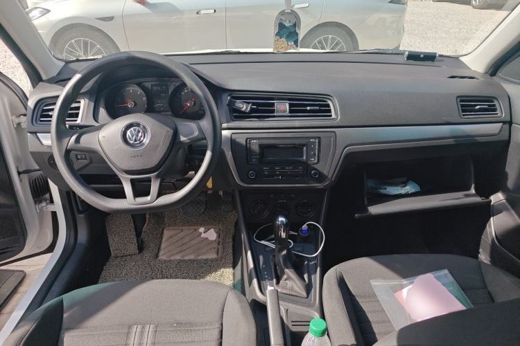 Used Volkswagen Lavida 2019 Lavida Start 1.5L Automatic Trendy Version China VI Standard Center Console