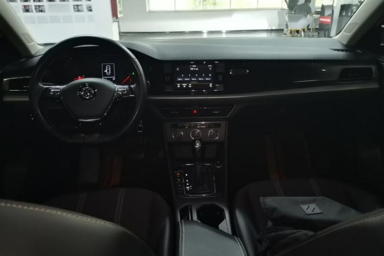 Used Volkswagen Lavida 2019 280TSI DSG Comfort Edition China VI standard Center Console