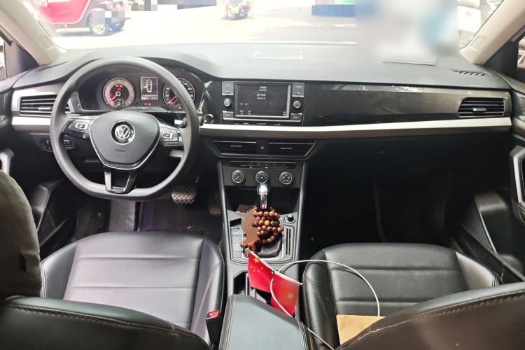 Used Volkswagen Lavida 2019 1.5L Automatic Comfort Edition China VI Standard Center Console