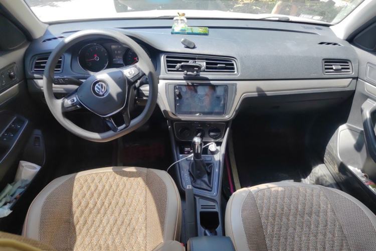 Used Volkswagen Lavida 2019 Lavida Start 1.5L Automatic Comfort Edition China VI Standard Center Console