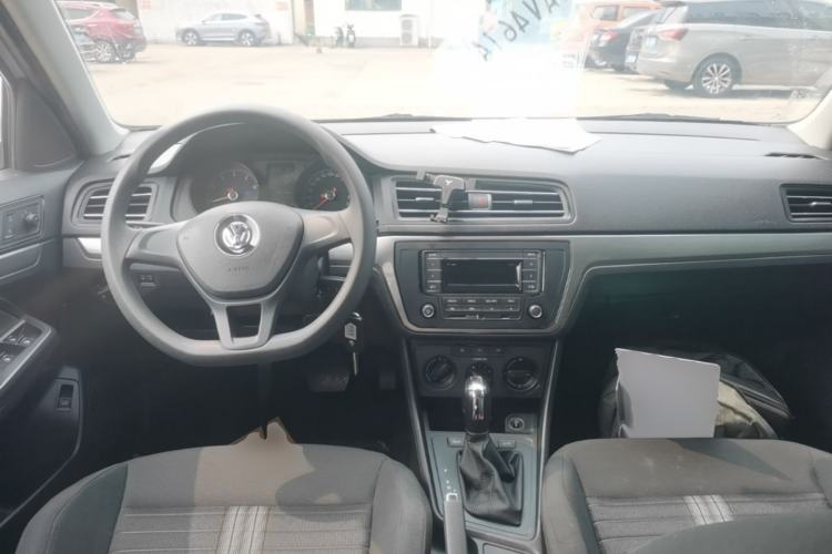 Used Volkswagen Lavida 2019 Lavida Start 1.5L Automatic Trendy Version China VI Standard Center Console