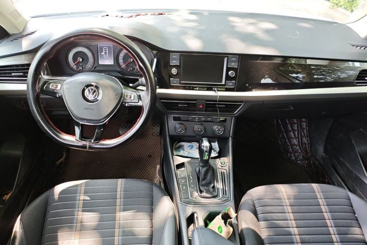 Used Volkswagen Lavida 2019 1.5L Automatic Vision Edition China VI Standard Center Console