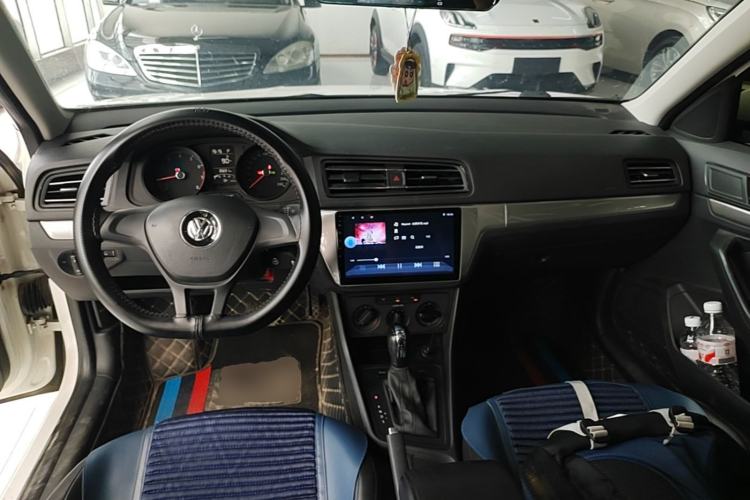 Used Volkswagen Lavida 2019 Lavida Start 1.5L Automatic Trendy Version China VI Standard Center Console