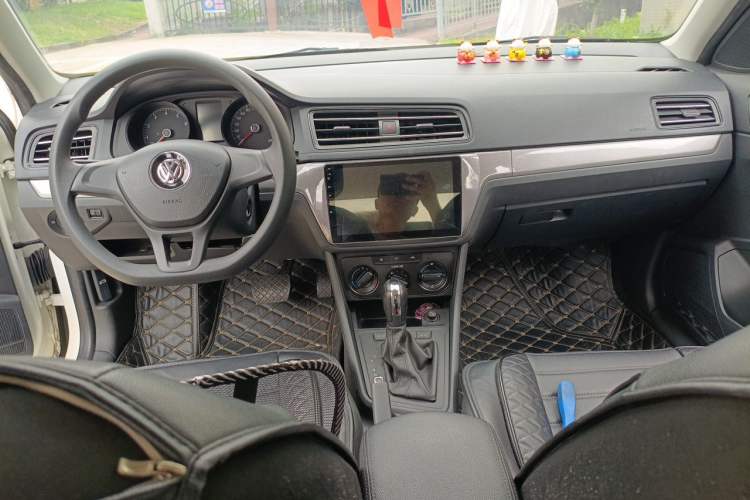 Used Volkswagen Lavida 2019 Lavida Start 1.5L Automatic Trendy Version China VI Standard Center Console