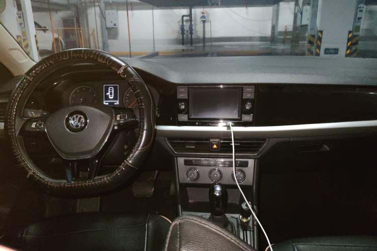Used Volkswagen Lavida 2019 1.5L Automatic Vision Edition China VI Standard Center Console
