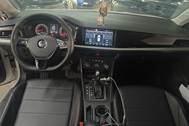 Used Volkswagen Lavida 2019 1.5L Automatic Comfort Edition China VI Standard Center Console