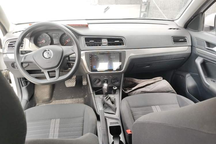 Used Volkswagen Lavida 2019 Lavida Start 1.5L Automatic Trendy Version China VI Standard Center Console