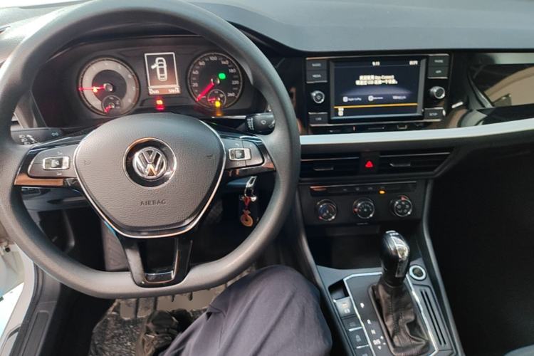 Used Volkswagen Lavida 2019 Hatchback 200TSI DSG Comfort Edition China VI Center Console