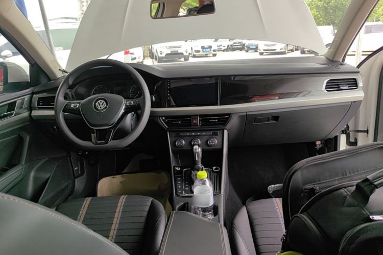 Used Volkswagen Lavida 2019 280TSI DSG Comfort Edition China VI standard Center Console