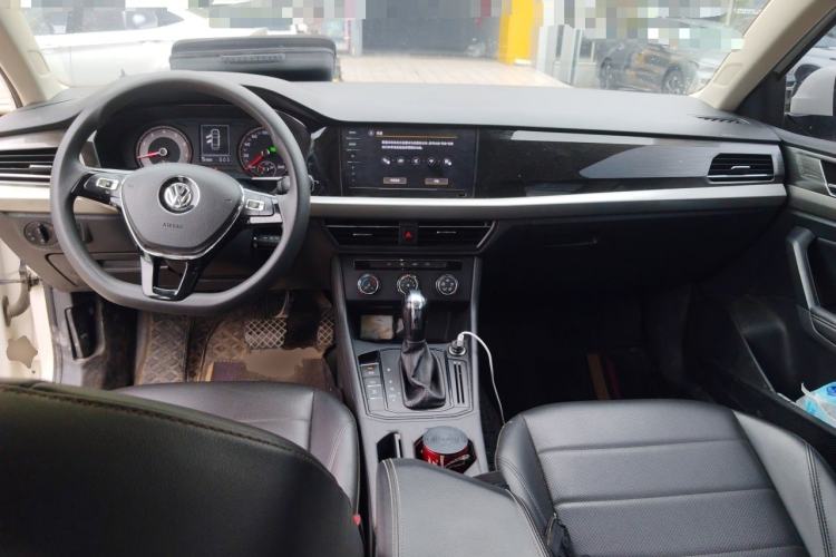 Used Volkswagen Lavida 2019 1.5L Automatic Comfort Edition China VI Standard Center Console