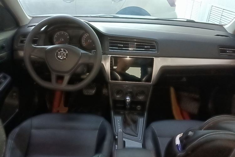 Used Volkswagen Lavida 2019 Lavida Start 1.5L Automatic Trendy Version China VI Standard Center Console