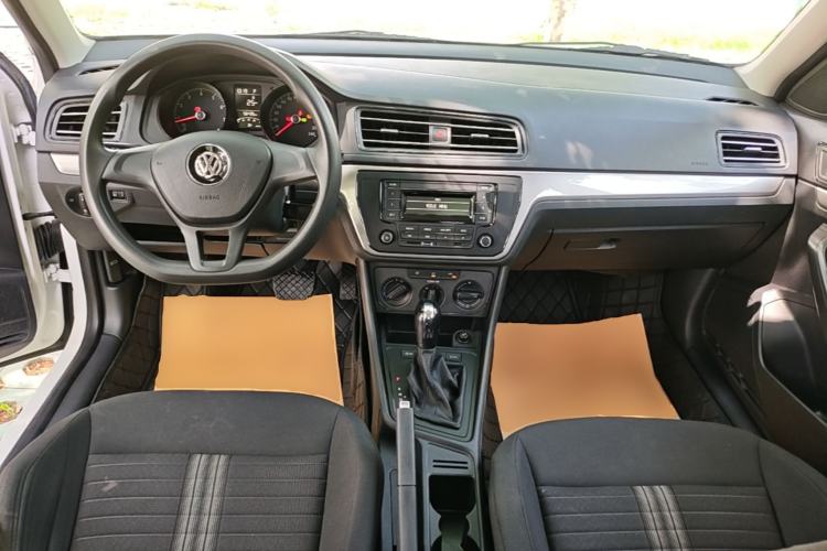 Used Volkswagen Lavida 2019 Lavida Start 1.5L Automatic Trendy Version China VI Standard Center Console