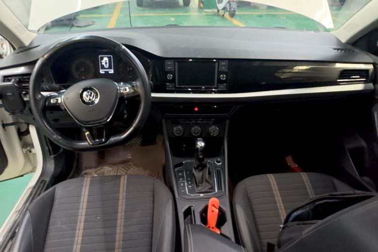 Used Volkswagen Lavida 2019 280TSI DSG Comfort Edition China VI standard Center Console