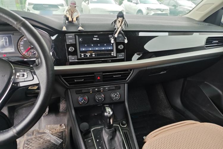 Used Volkswagen Lavida 2019 280TSI DSG Comfort Edition China VI standard Center Console