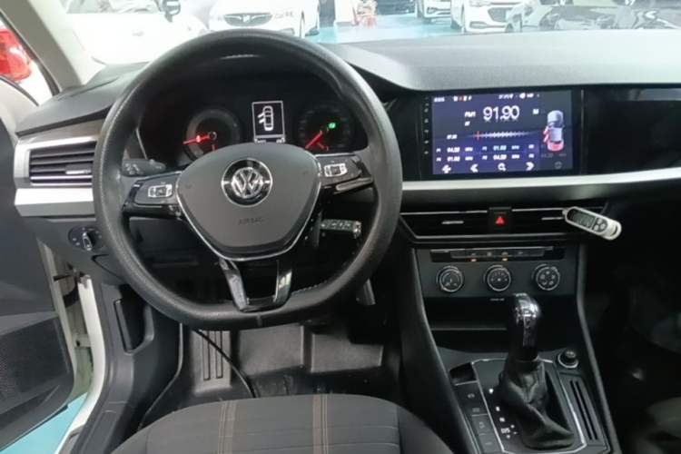 Used Volkswagen Lavida 2019 280TSI DSG Comfort Edition China VI standard Center Console