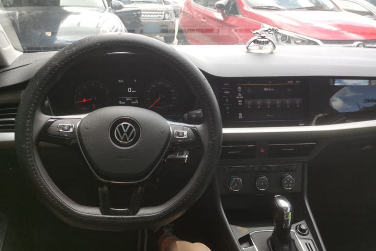Used Volkswagen Lavida 2019 280TSI DSG Comfort Edition China VI standard Center Console