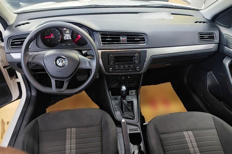 Used Volkswagen Lavida 2019 Lavida Start 1.5L Automatic Trendy Version China VI Standard Center Console