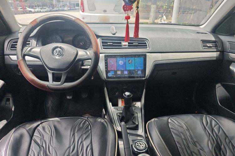 Used Volkswagen Lavida 2019 Lavida Start 1.5L Manual Fashion Edition China VI Standard Center Console