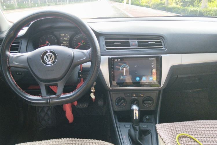Used Volkswagen Lavida 2019 Lavida Start 1.5L Automatic Trendy Version China VI Standard Center Console