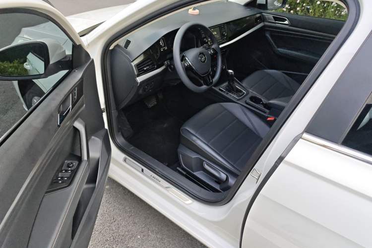 Used Volkswagen Lavida 2019 1.5L Automatic Comfort Edition China VI Standard Driver Seat