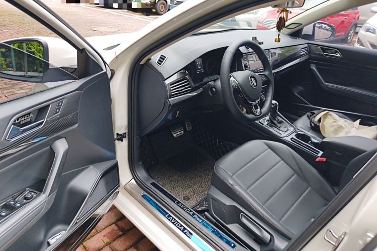 Used Volkswagen Lavida 2019 1.5L Automatic Comfort Edition China VI Standard Driver Seat