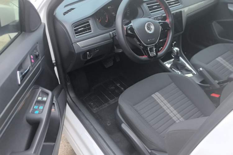 Used Volkswagen Lavida 2019 Lavida Start 1.5L Automatic Trendy Version China VI Standard Driver Seat