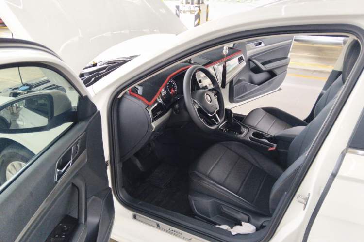 Used Volkswagen Lavida 2019 1.5L Automatic Comfort Edition China VI Standard Driver Seat
