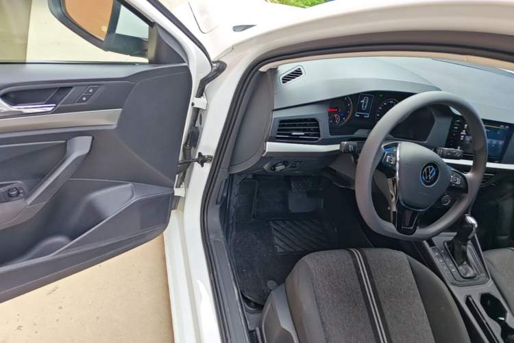 Used Volkswagen Lavida 2019 1.5L Automatic Comfort Edition China VI Standard Driver Seat