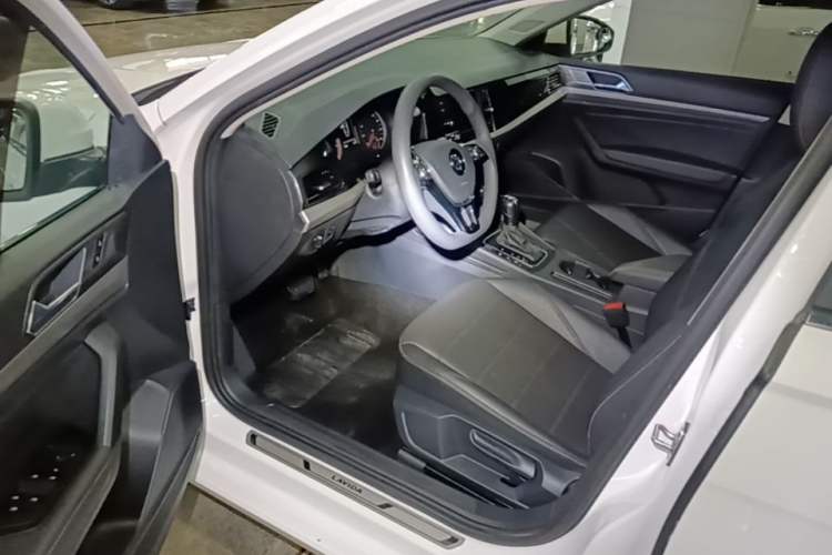 Used Volkswagen Lavida 2019 1.5L Automatic Comfort Edition China VI Standard Driver Seat