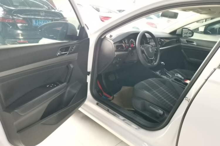 Used Volkswagen Lavida 2019 1.5L Automatic Vision Edition China VI Standard Driver Seat