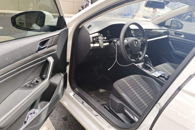 Used Volkswagen Lavida 2019 280TSI DSG Comfort Edition China VI standard Driver Seat