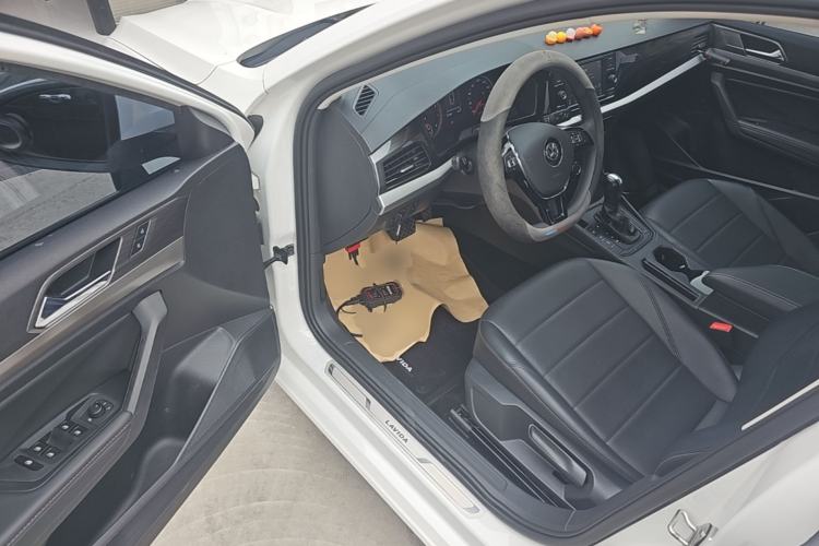 Used Volkswagen Lavida 2019 1.5L Automatic Comfort Edition China VI Standard Driver Seat