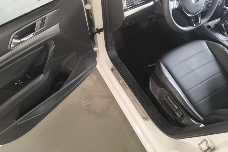 Used Volkswagen Lavida 2019 1.5L Automatic Comfort Edition China VI Standard Driver Seat