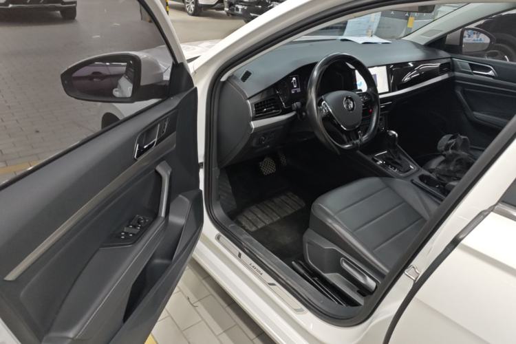 Used Volkswagen Lavida 2019 1.5L Automatic Comfort Edition China VI Standard Driver Seat