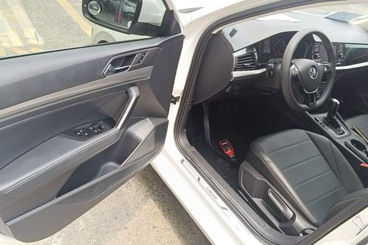 Used Volkswagen Lavida 2019 1.5L Automatic Comfort Edition China VI Standard Driver Seat