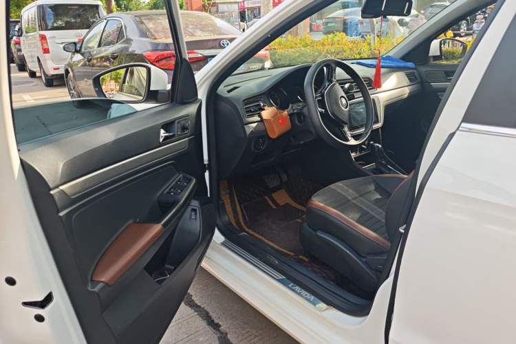 Used Volkswagen Lavida 2019 Lavida Start 1.5L Automatic Comfort Edition China VI Standard Driver Seat
