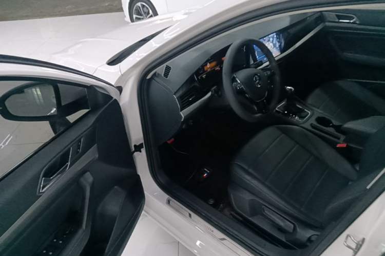 Used Volkswagen Lavida 2019 1.5L Automatic Comfort Edition China VI Standard Driver Seat