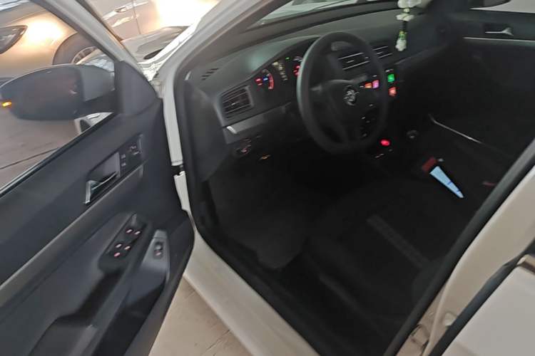 Used Volkswagen Lavida 2019 Lavida Start 1.5L Manual Fashion Edition China VI Standard Driver Seat