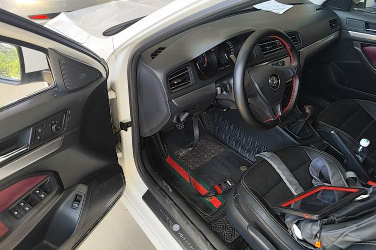 Used Volkswagen Lavida 2019 Lavida Start 1.5L Manual Fashion Edition China VI Standard Driver Seat