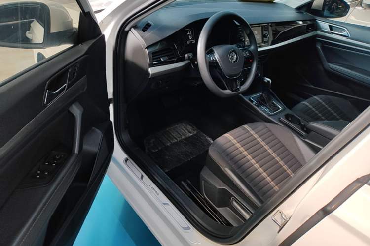 Used Volkswagen Lavida 2019 Hatchback 200TSI DSG Comfort Edition China VI Driver Seat