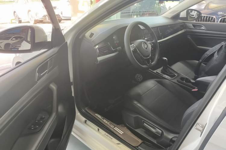Used Volkswagen Lavida 2019 1.5L Automatic Comfort Edition China VI Standard Driver Seat