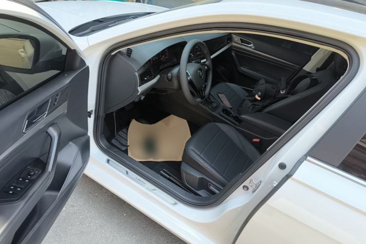 Used Volkswagen Lavida 2019 1.5L Automatic Comfort Edition China VI Standard Driver Seat