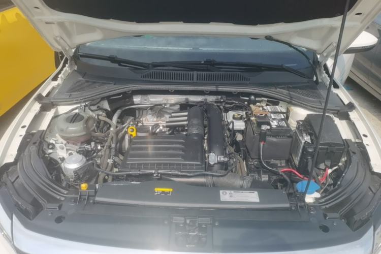 Used Volkswagen Lavida 2019 280TSI DSG Comfort Edition China VI standard Engine Bay