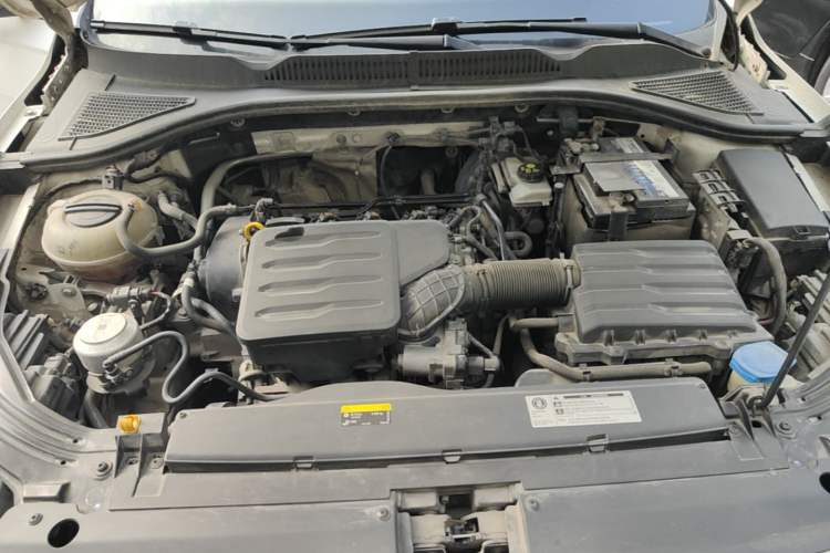 Used Volkswagen Lavida 2019 1.5L Automatic Fashion Edition China VI Engine Bay
