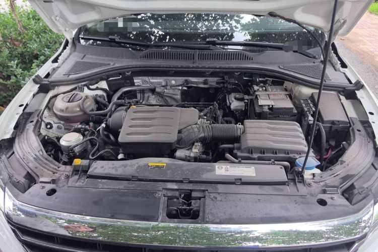 Used Volkswagen Lavida 2019 1.5L Automatic Comfort Edition China VI Standard Engine Bay