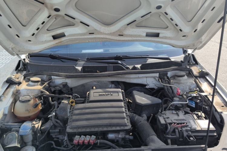 Used Volkswagen Lavida 2019 Lavida Start 1.5L Manual Fashion Edition China VI Standard Engine Bay