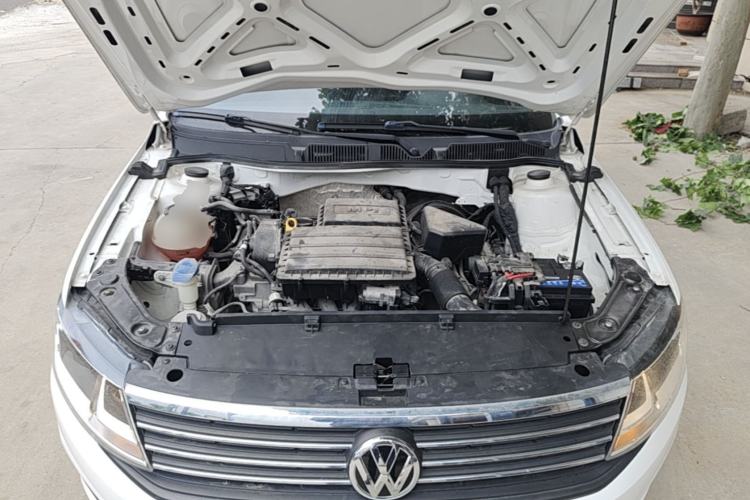 Used Volkswagen Lavida 2019 Lavida Start 1.5L Automatic Trendy Version China VI Standard Engine Bay