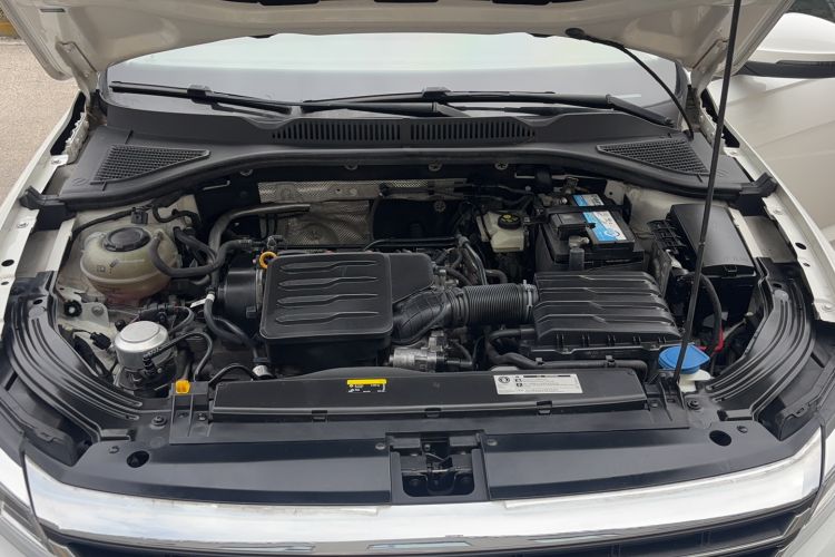 Used Volkswagen Lavida 2019 1.5L Automatic Comfort Edition China VI Standard Engine Bay