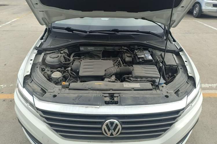 Used Volkswagen Lavida 2019 1.5L Automatic Comfort Edition China VI Standard Engine Bay